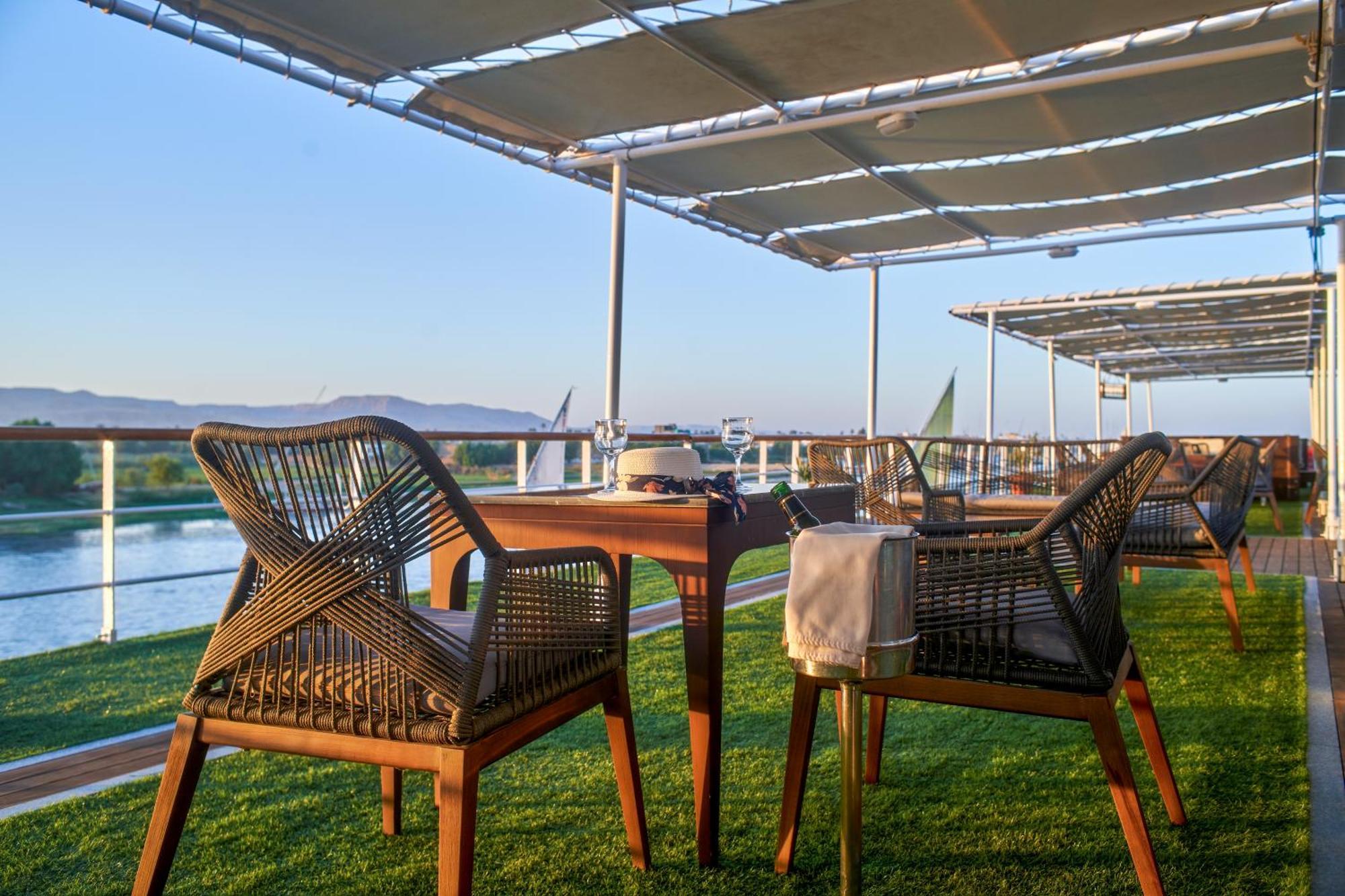Moevenpick Royal Lily Nile Cruise, Every Monday Four Nights From Luxor, Every Friday Three Nights From Aswan - Including Excursions & Sightseeing エクステリア 写真
